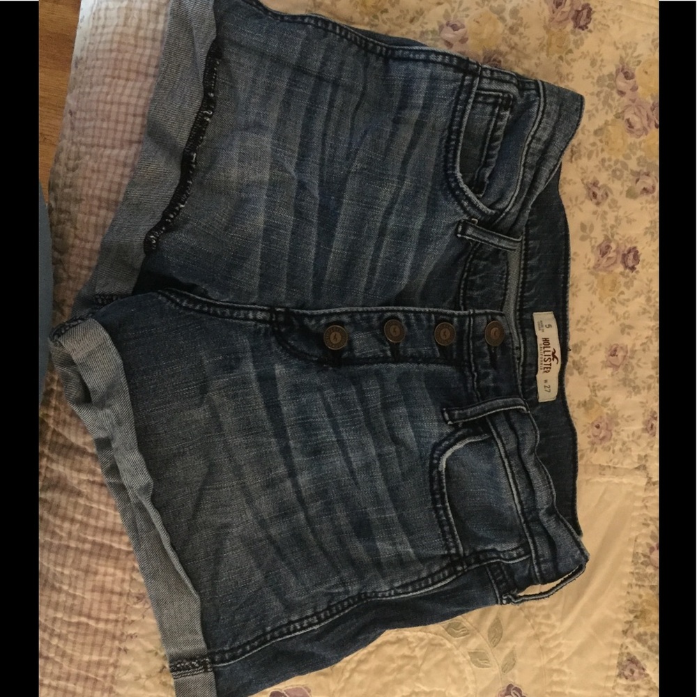 Hollister high rise shorts!